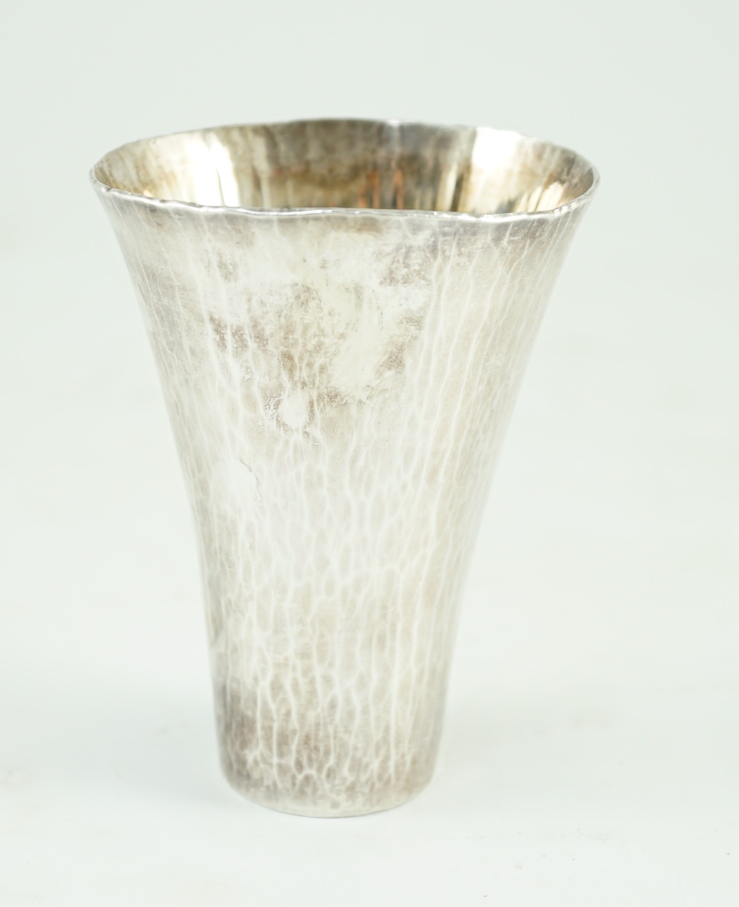 A modern Britannia standard planished silver cup, by Malcolm Appleby